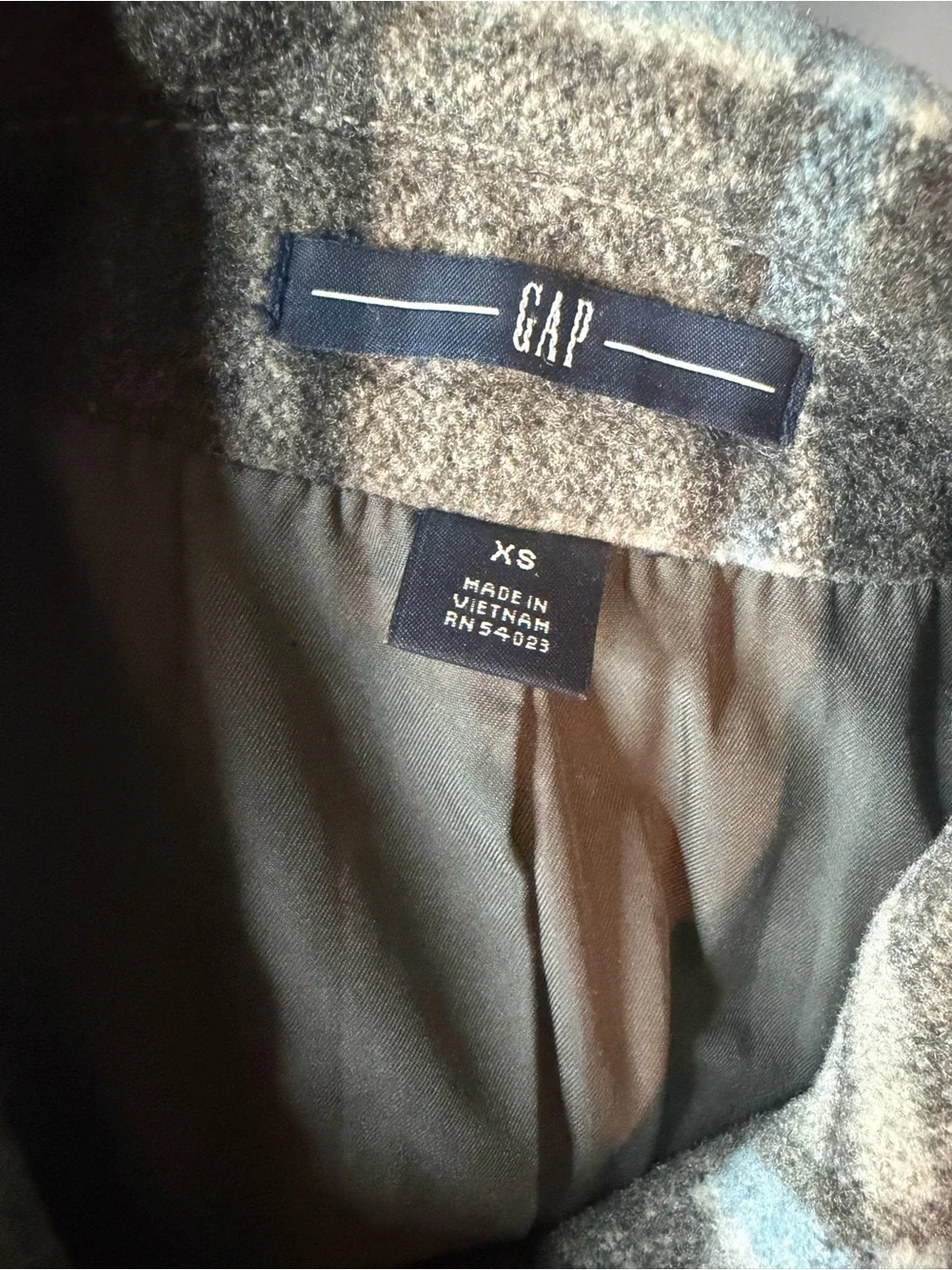GAP Plaid Toggle Coat – Women’s XS | Cozy Wool Blend | Fall Essential 🍂